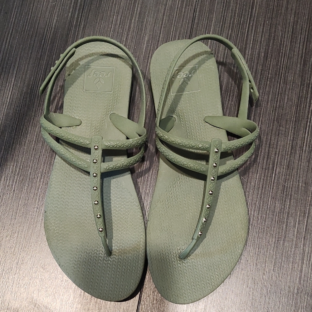 Reef Escape Lux T Stud Women's Sandals